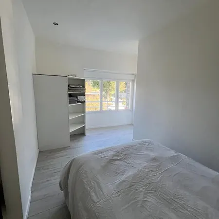 Calme Et Paisible Au Bord De La Riviere *