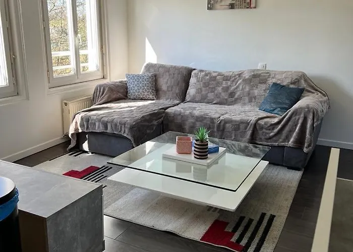 Appartement Calme Et Paisible Au Bord De La Rivière Ernée